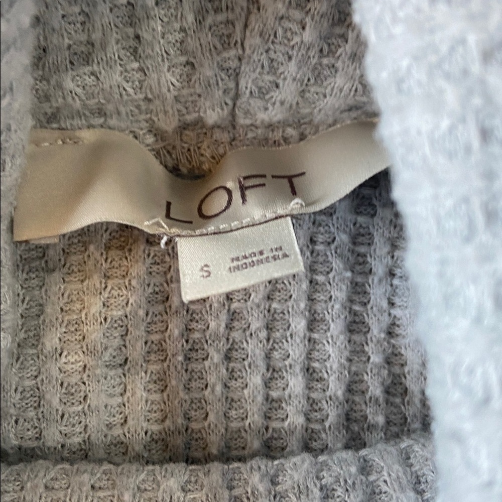 LOFT Ribbed Gray Turtleneck Top - Picture 4 of 7